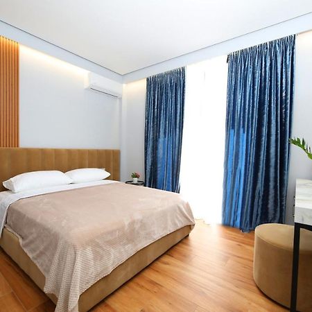 Ulcas Guest Huse Bed & Breakfast Vlore Exterior photo