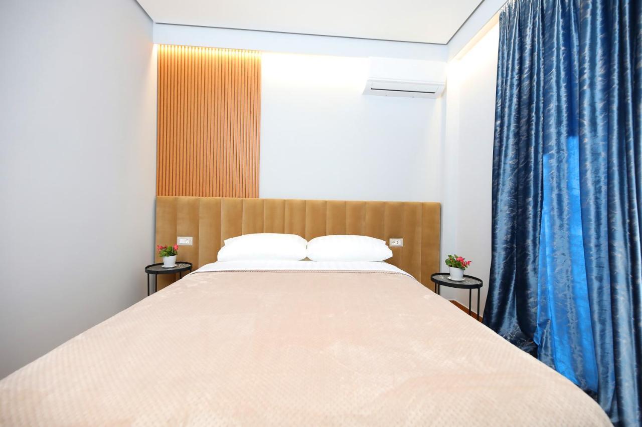 Ulcas Guest Huse Bed & Breakfast Vlore Exterior photo