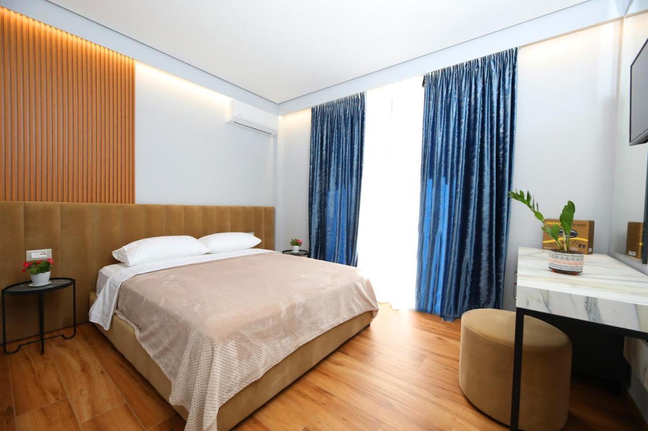 Ulcas Guest Huse Bed & Breakfast Vlore Exterior photo