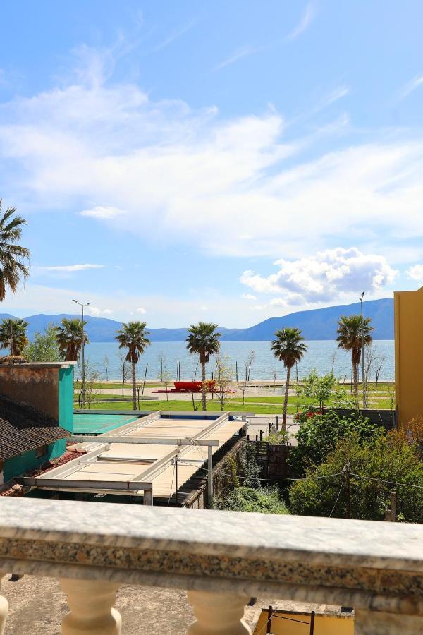 Ulcas Guest Huse Bed & Breakfast Vlore Exterior photo