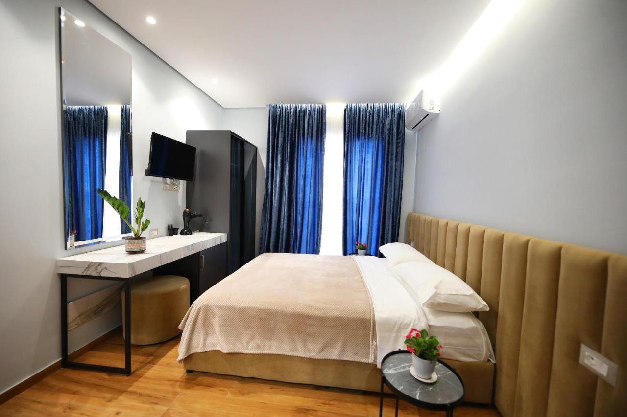 Ulcas Guest Huse Bed & Breakfast Vlore Exterior photo