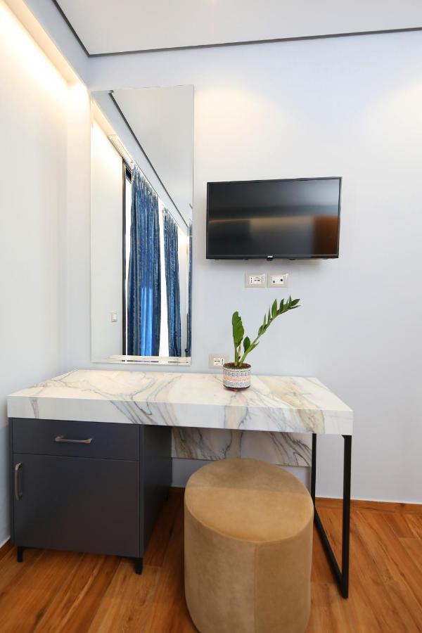 Ulcas Guest Huse Bed & Breakfast Vlore Exterior photo