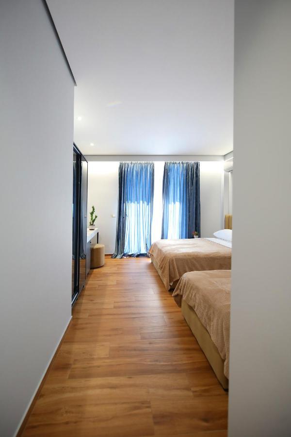 Ulcas Guest Huse Bed & Breakfast Vlore Exterior photo